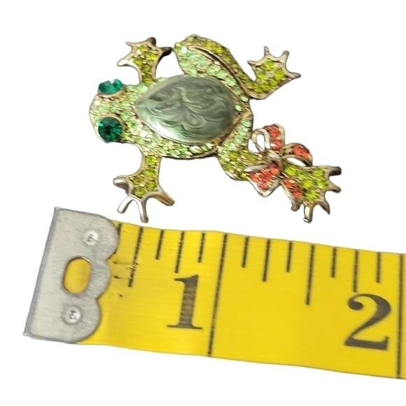 VINTAGE Gold Plated Rhinestone Green Frog Brooch - Picture 6 of 6